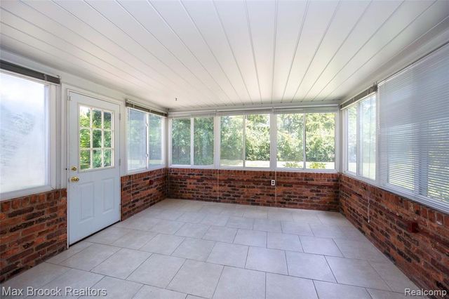 30830 Lincolnshire, Beverly Hills, MI 48025
