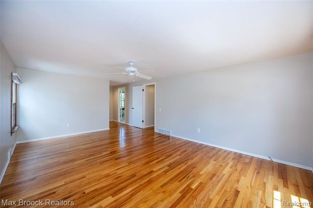 30830 Lincolnshire, Beverly Hills, MI 48025