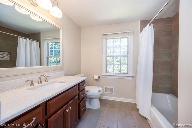 30830 Lincolnshire, Beverly Hills, MI 48025