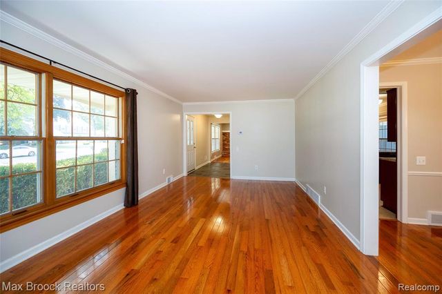 30830 Lincolnshire, Beverly Hills, MI 48025