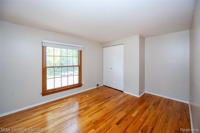 30830 Lincolnshire, Beverly Hills, MI 48025