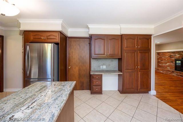 30830 Lincolnshire, Beverly Hills, MI 48025
