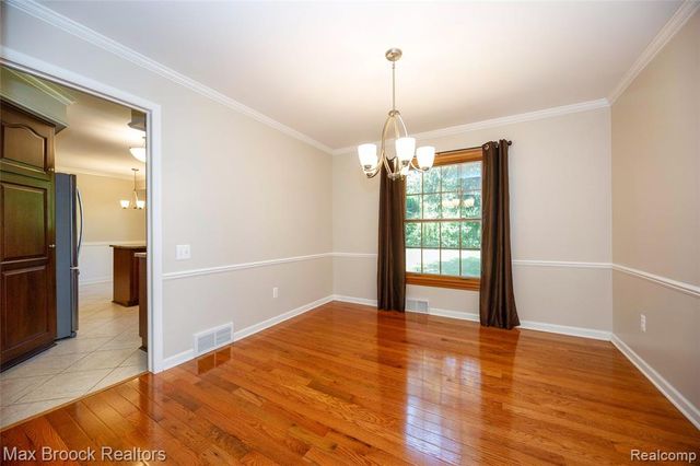 30830 Lincolnshire, Beverly Hills, MI 48025