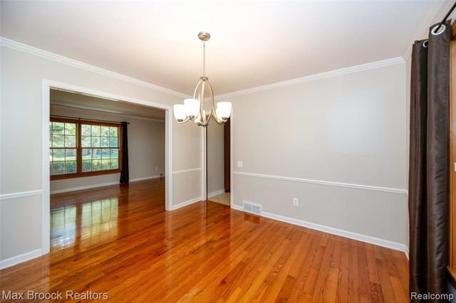 30830 Lincolnshire, Beverly Hills, MI 48025