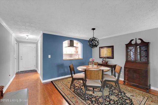 4825 Sherburn Ln 201, Louisville, KY 40207