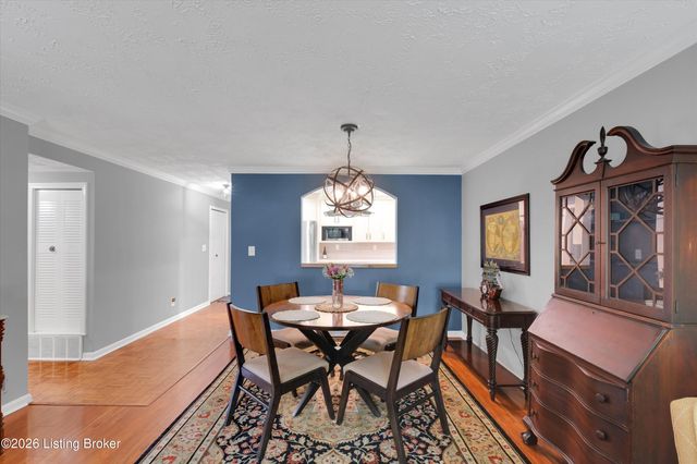 4825 Sherburn Ln 201, Louisville, KY 40207
