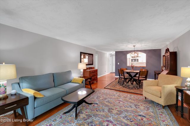 4825 Sherburn Ln 201, Louisville, KY 40207