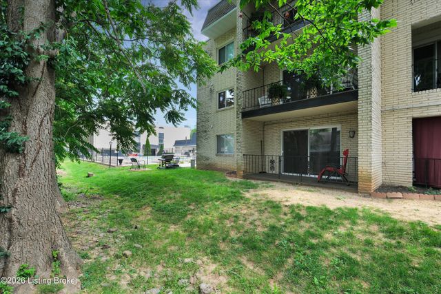 4825 Sherburn Ln 201, Louisville, KY 40207