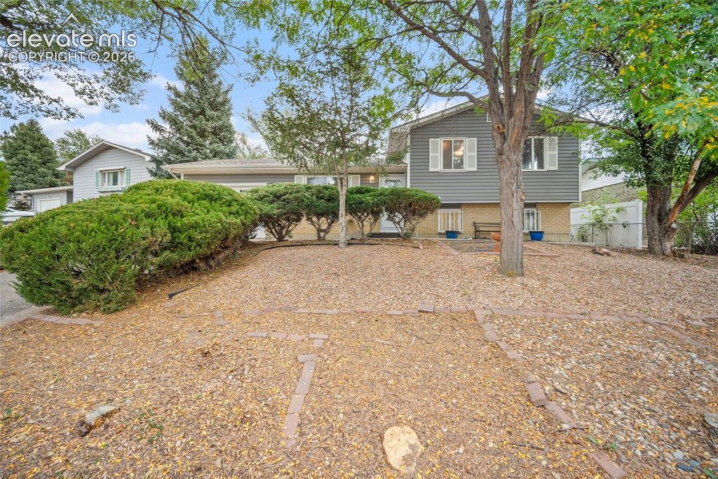 1021 De La Vista Place, Colorado Springs, CO 80911 — exterior
