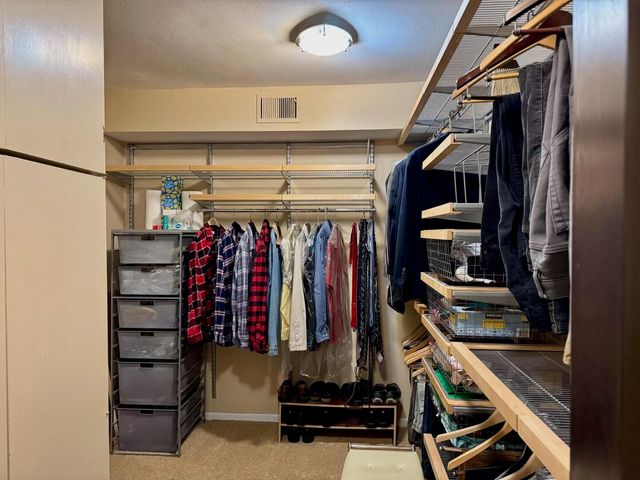 4050 N Dundee Road 202, Northbrook, IL 60062