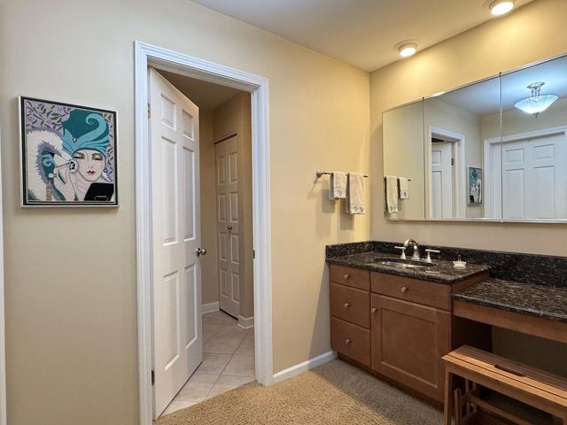 4050 N Dundee Road 202, Northbrook, IL 60062