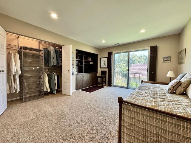 4050 N Dundee Road 202, Northbrook, IL 60062