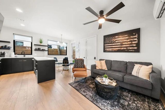 2311 E 8th ST 2, Austin, TX 78702