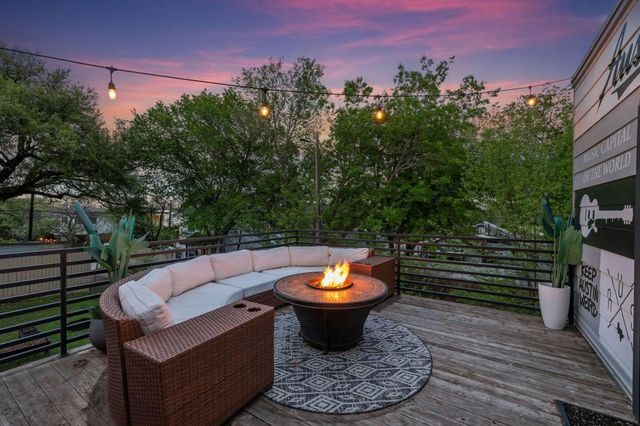 2311 E 8th ST 2, Austin, TX 78702