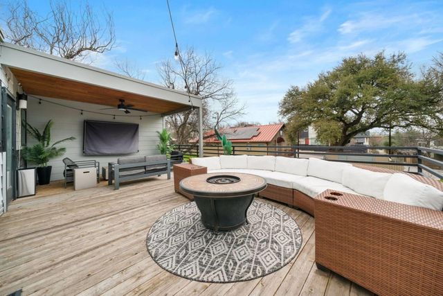 2311 E 8th ST 2, Austin, TX 78702