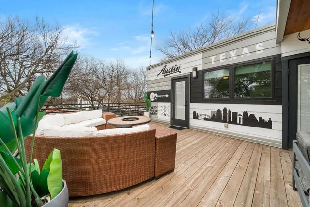 2311 E 8th ST 2, Austin, TX 78702