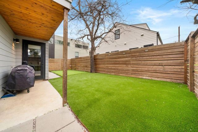 2311 E 8th ST 2, Austin, TX 78702