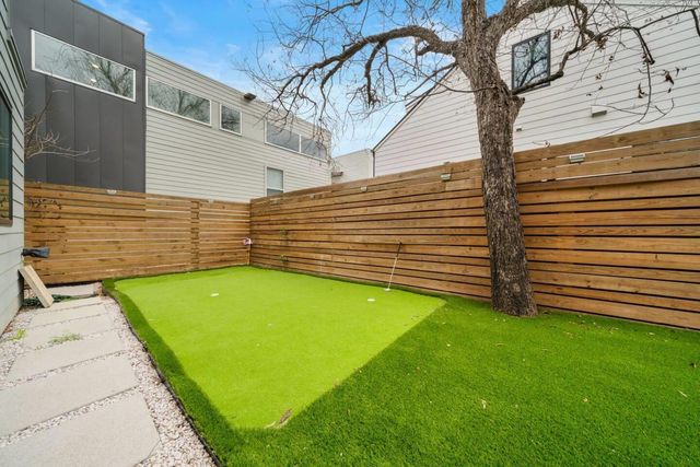 2311 E 8th ST 2, Austin, TX 78702