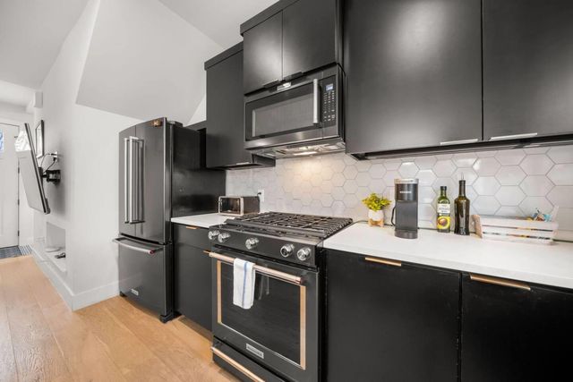 2311 E 8th ST 2, Austin, TX 78702