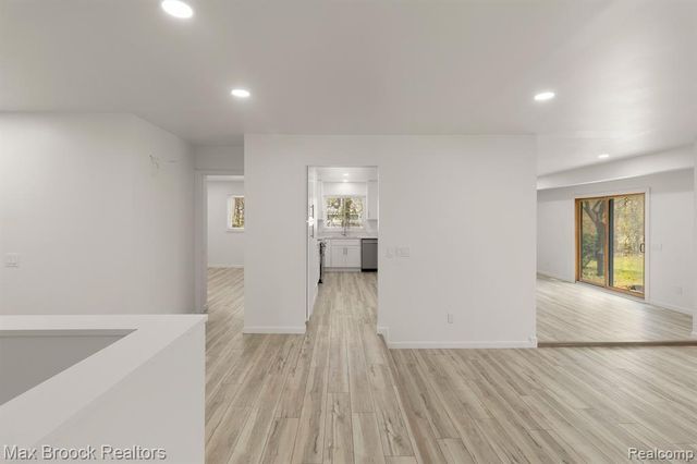 6207 Nicholas Drive, West Bloomfield, MI 48322