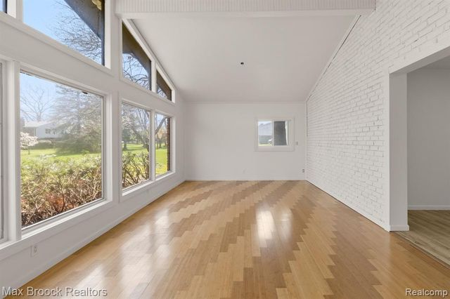 6207 Nicholas Drive, West Bloomfield, MI 48322