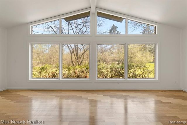 6207 Nicholas Drive, West Bloomfield, MI 48322