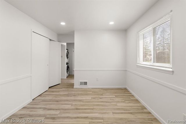 6207 Nicholas Drive, West Bloomfield, MI 48322