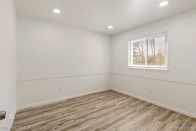 6207 Nicholas Drive, West Bloomfield, MI 48322