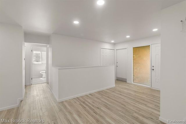 6207 Nicholas Drive, West Bloomfield, MI 48322