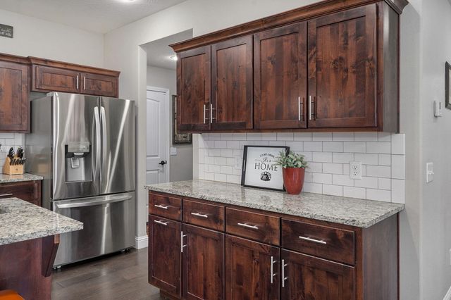 1659 N Kingfisher Drive, Nixa, MO 65714