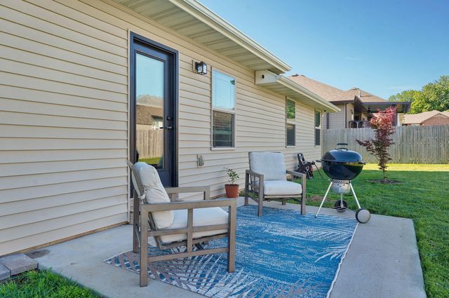 1659 N Kingfisher Drive, Nixa, MO 65714