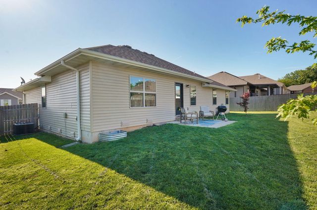 1659 N Kingfisher Drive, Nixa, MO 65714