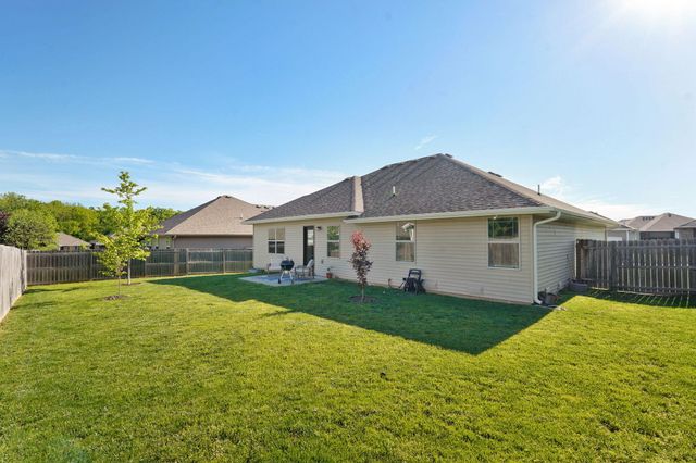 1659 N Kingfisher Drive, Nixa, MO 65714