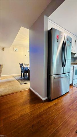316 Heacox LN, Newport News, VA 23608