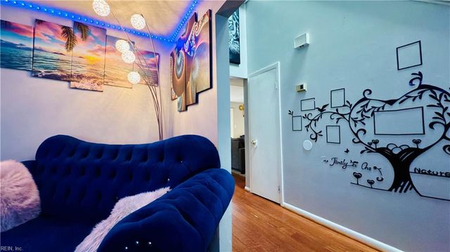 316 Heacox LN, Newport News, VA 23608