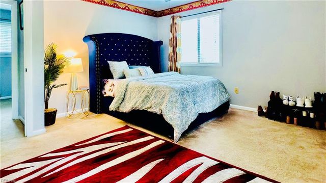 316 Heacox LN, Newport News, VA 23608