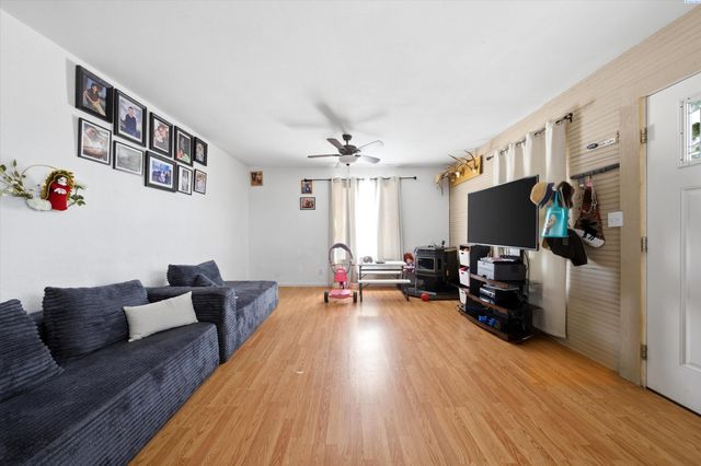 1533 W Jay St, Pasco, WA 99301