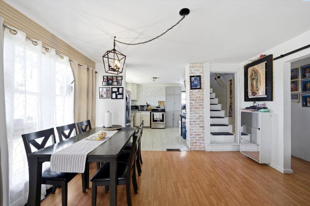 1533 W Jay St, Pasco, WA 99301