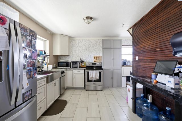 1533 W Jay St, Pasco, WA 99301