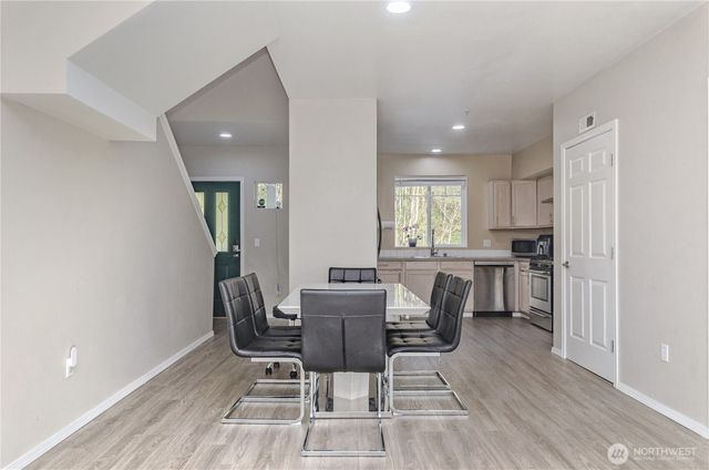 31900 104th Avenue SE #F203, Auburn, WA 98092