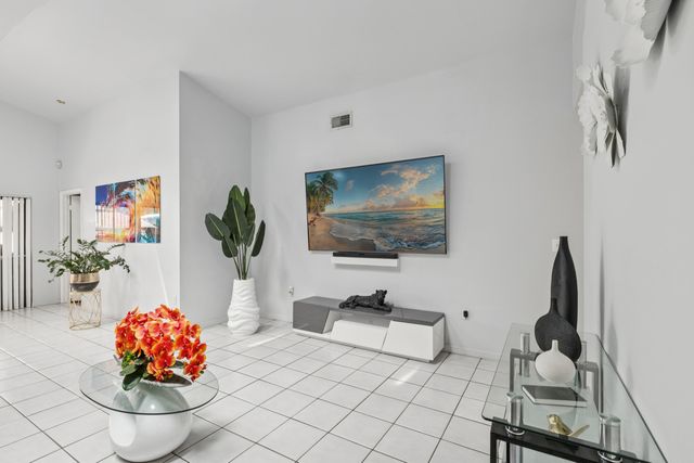 8738 NW 150th Terrace, Miami Lakes, FL 33018