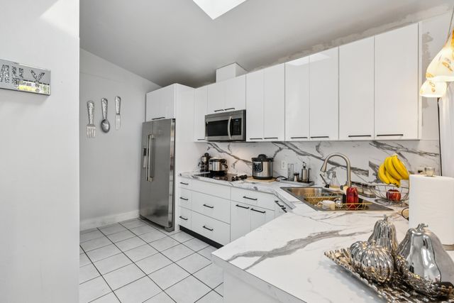 8738 NW 150th Terrace, Miami Lakes, FL 33018