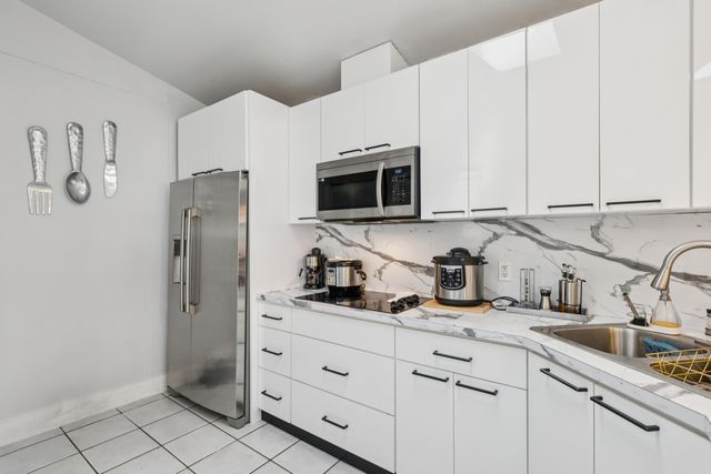 8738 NW 150th Terrace, Miami Lakes, FL 33018