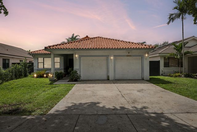 8738 NW 150th Terrace, Miami Lakes, FL 33018