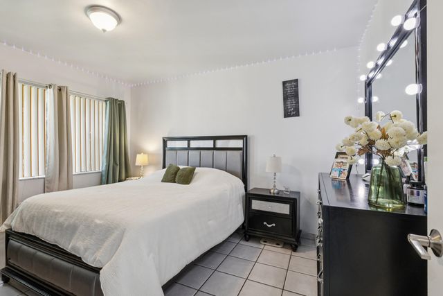 8738 NW 150th Terrace, Miami Lakes, FL 33018