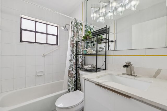 8738 NW 150th Terrace, Miami Lakes, FL 33018