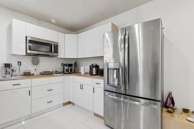 8738 NW 150th Terrace, Miami Lakes, FL 33018