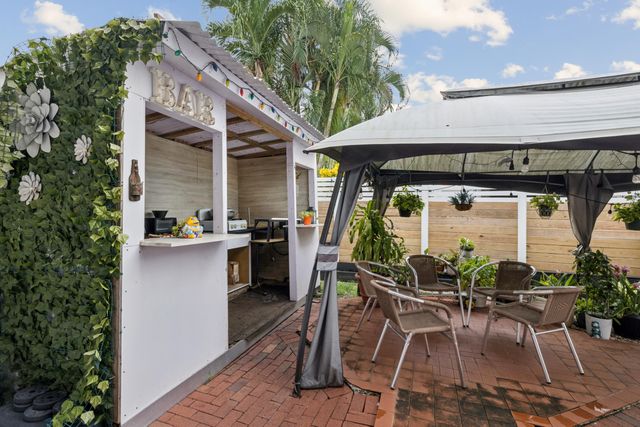 8738 NW 150th Terrace, Miami Lakes, FL 33018