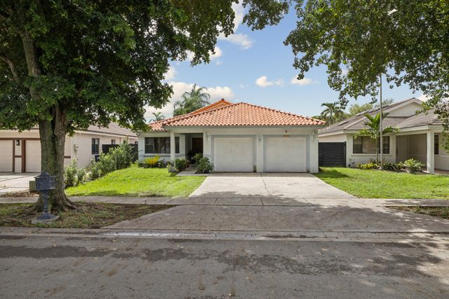 8738 NW 150th Terrace, Miami Lakes, FL 33018