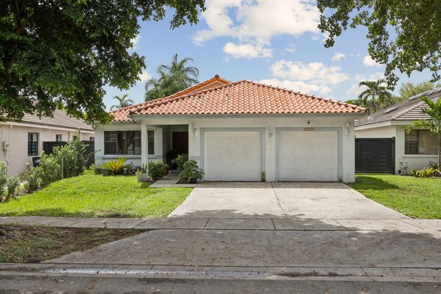 8738 NW 150th Terrace, Miami Lakes, FL 33018